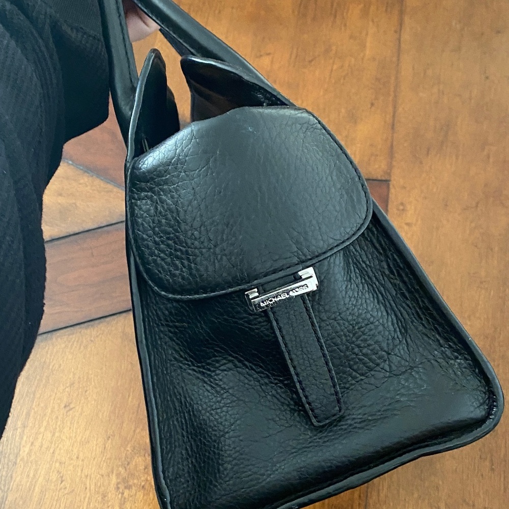 Black Michael Kors Leather Handbag - Picture 5 of 12